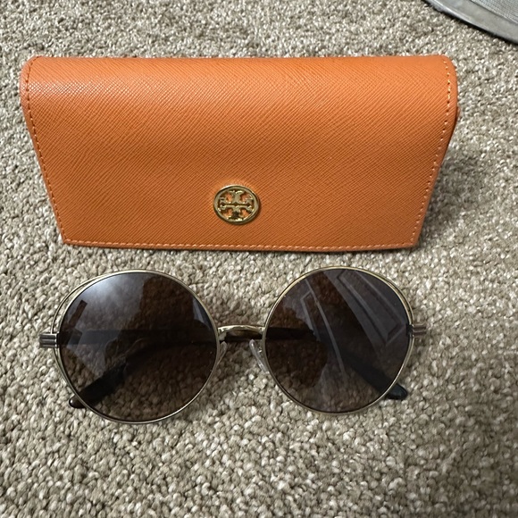Tory Burch sunglasses worn twice - Picture 1 of 5